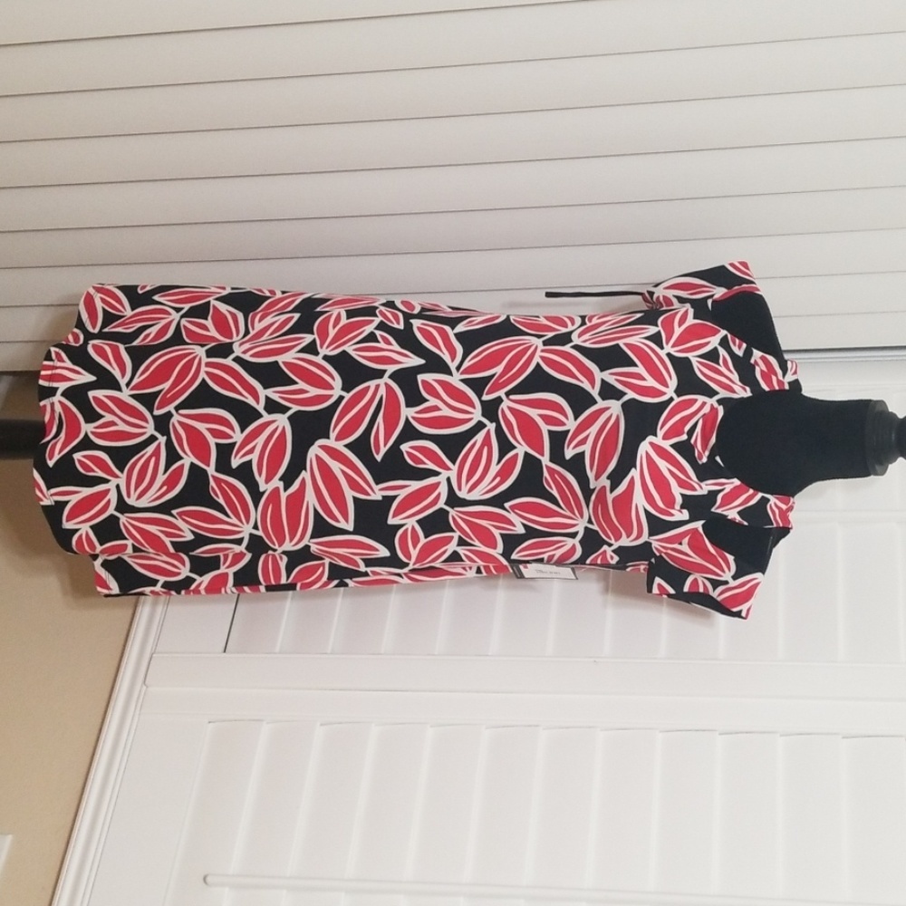 Nine west dress with red flowers